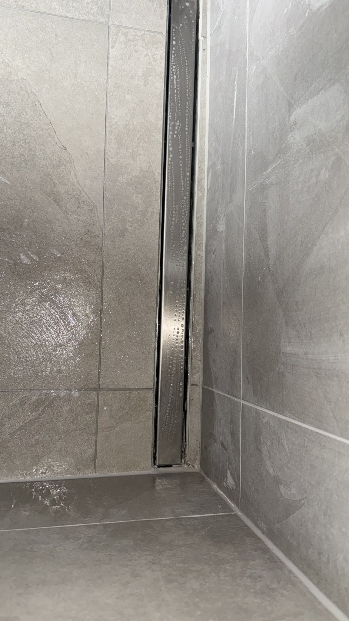 Carrelage salle de bain et receveur — chantier de carrelage à La Londe-les-Maures