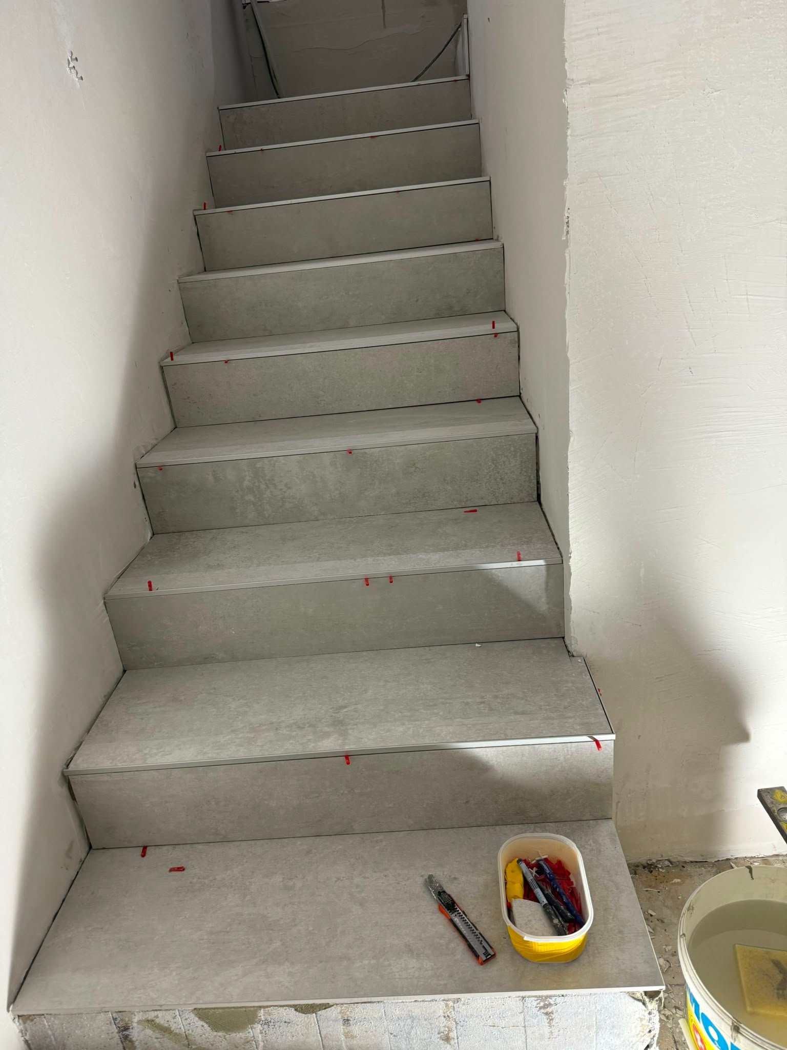Marche escalier carrelage — chantier de carrelage à La Londe-les-Maures