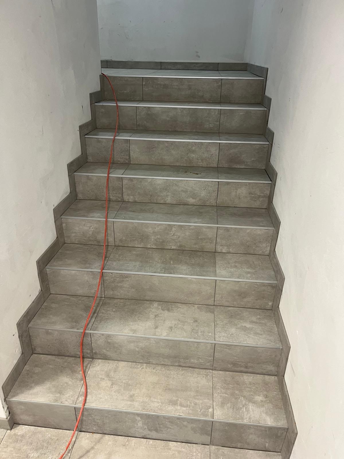 Marche escalier carrelage — chantier de carrelage à La Londe-les-Maures